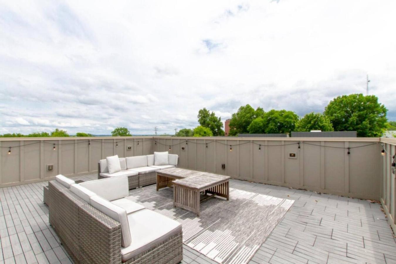 Howdy House New And Trendy With Rooftop Deck Nashville Exterior foto